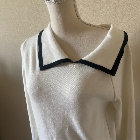 Asymmetrical back and white sweater - Picture 5 of 5